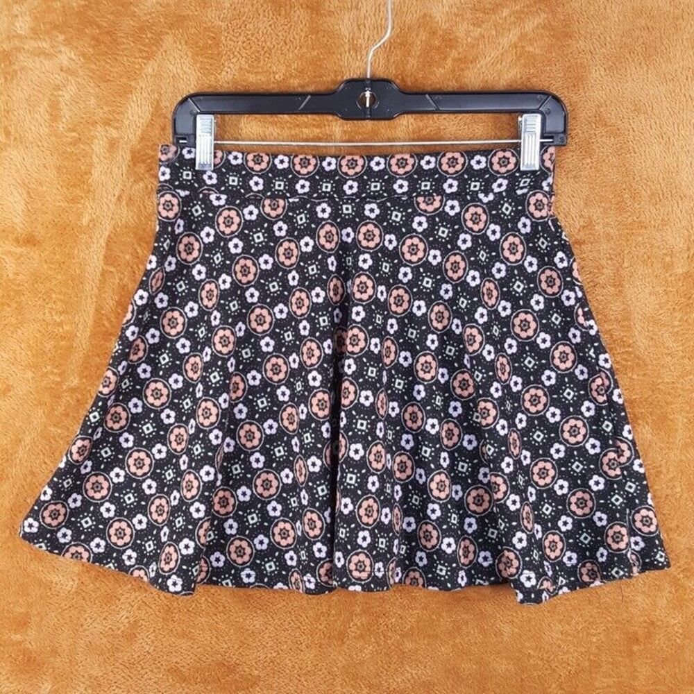 LA HEARTS Womens Skirt Medium Black Mini Flare Skater Floral Medallion Knit